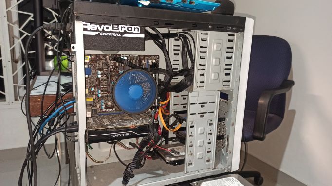 CPU